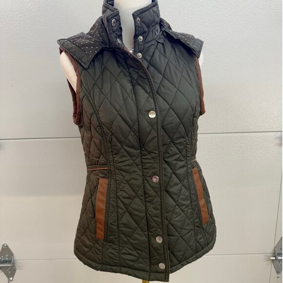 Altar'd State Quilted Vest with Detachable Hood - Picture 1 of 7